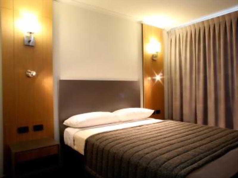 Metro Hotel Ipswich International Стая снимка